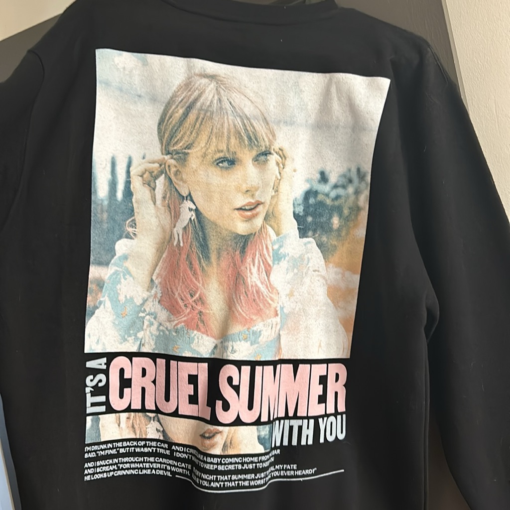 Taylor Swift Crewneck Taylor Swift Crewneck